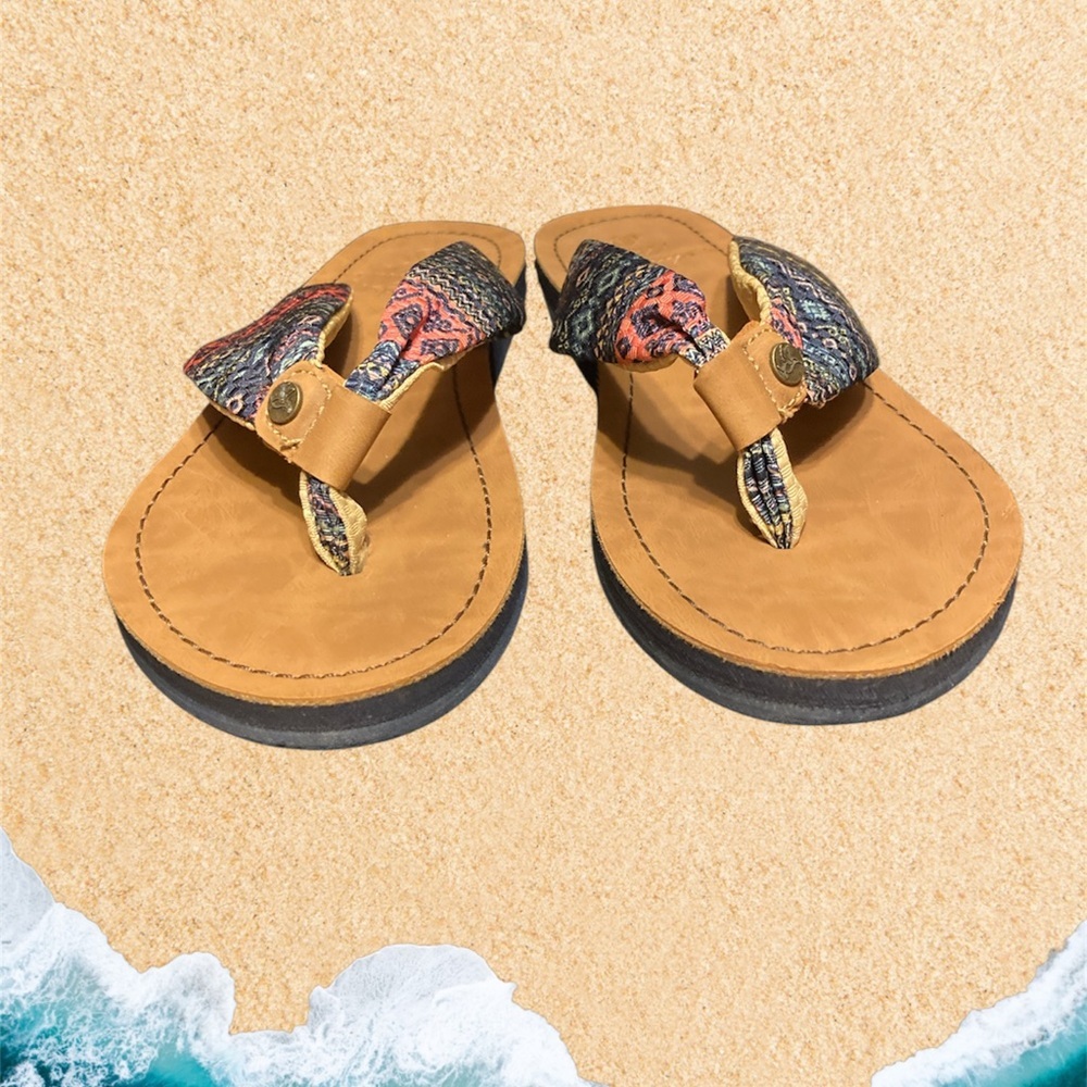 Amanda Blu Multi Colored Cloth Boho Thong Sandals Size 9 EUC - Picture 2 of 6